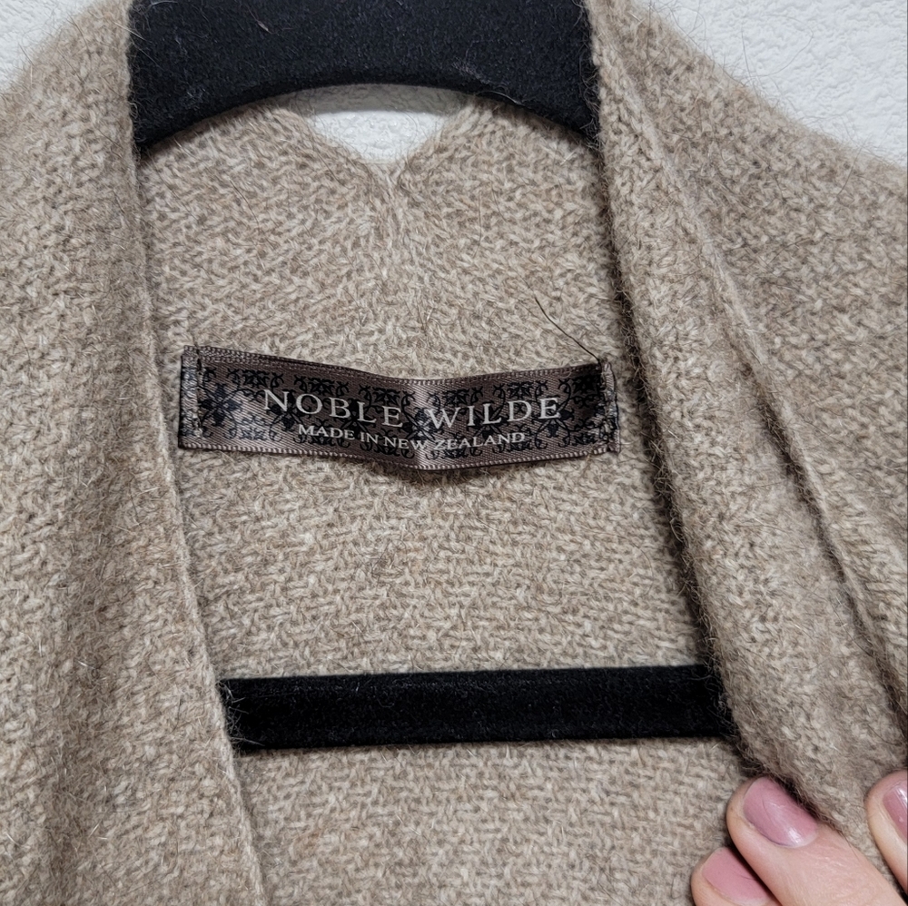 Noble Wilde New Zealand Longline Wrap In Oyster - Picture 4 of 9